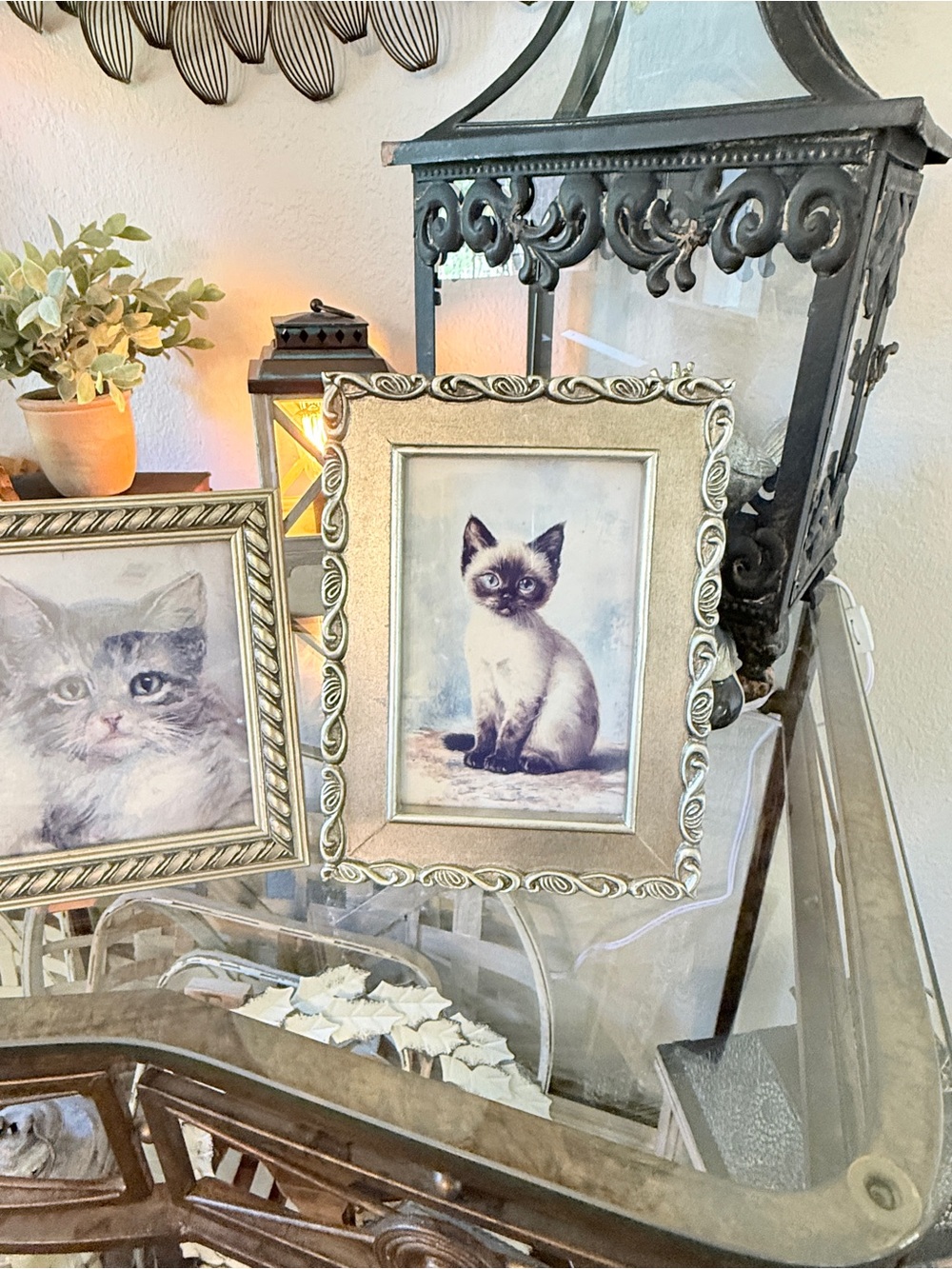 2 Vintage Silver Frames with Cat Pictures - Picture 5 of 14